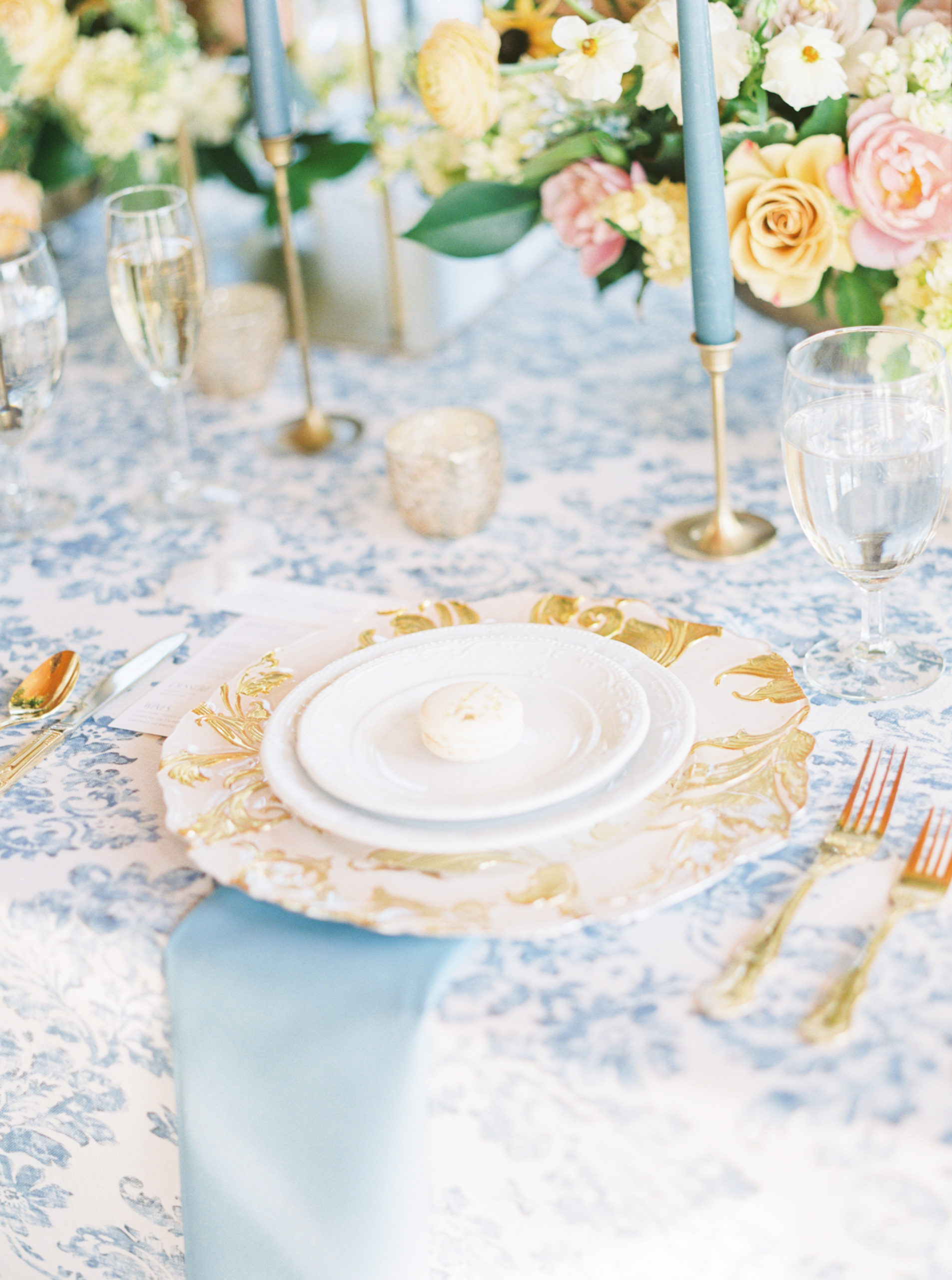 blue and gold fine art wedding tablescape