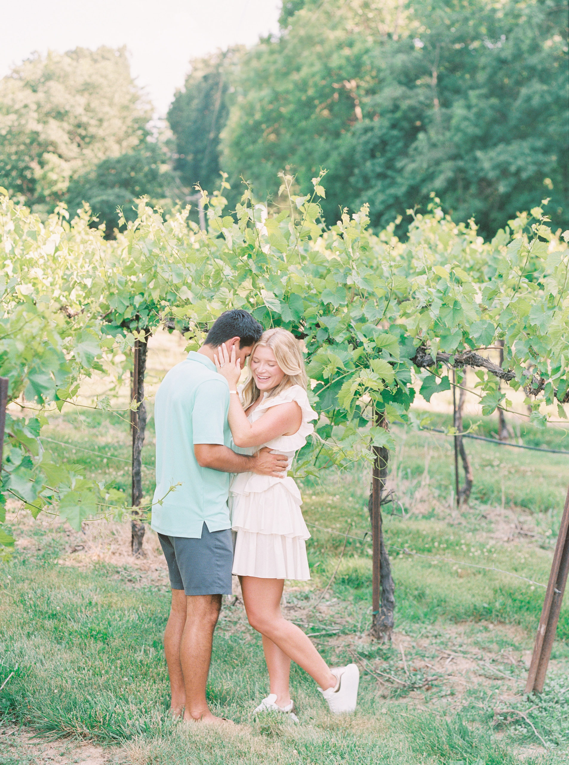 St Louis winery vineyard engagement photos